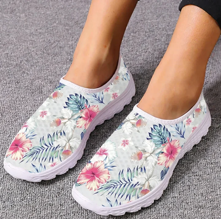 Women'S Shoes For Tennis - Hawajskie mokasyny z hibiskusem, tropikalne rośliny,